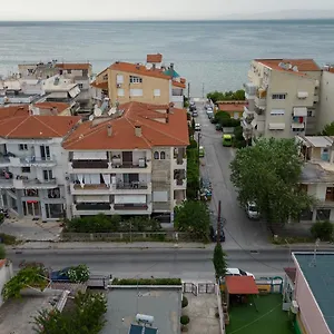 Apartment ζ&ζ, Peraía